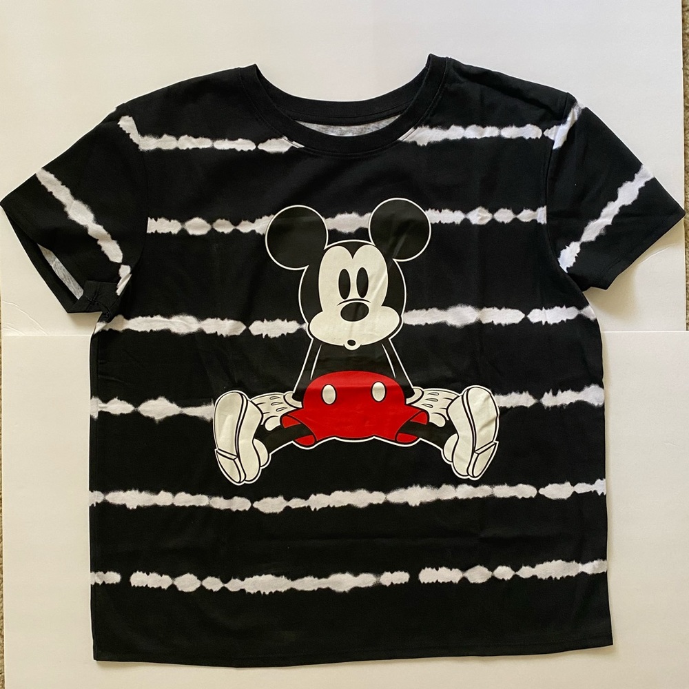 Disney Mickey Mouse Tie Dye Tee! 🖤♥️